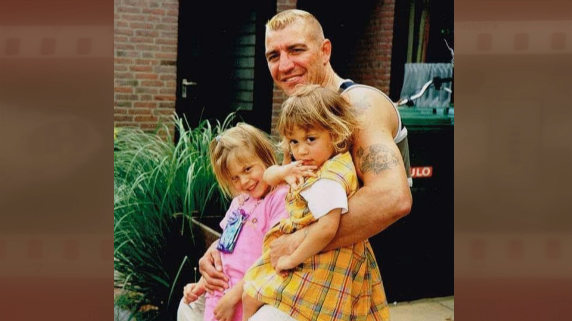 Peter Smit met zijn kinderen.